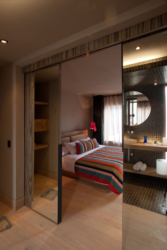 Deluxe Room - Photo 3