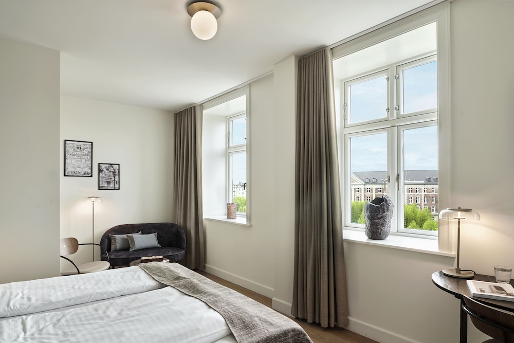 Junior Studio Suite