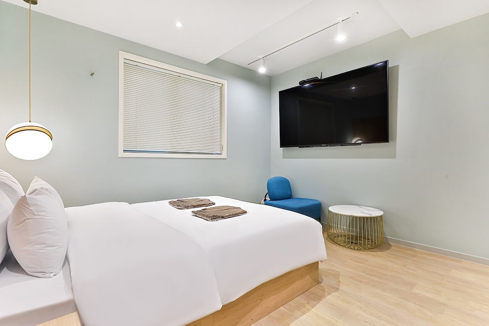 Deluxe Room - Photo 6