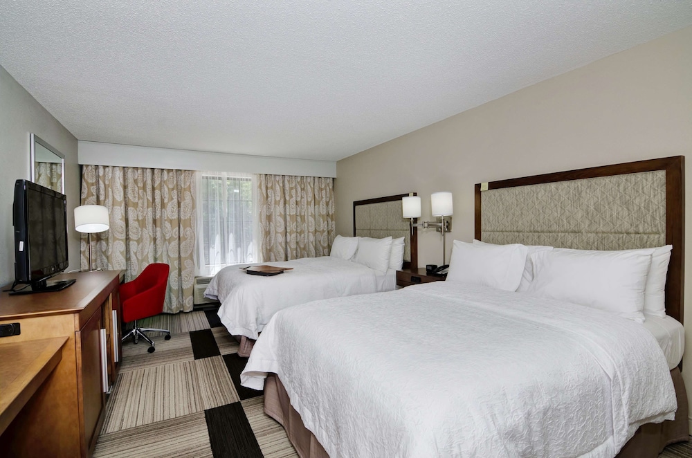 Room, 2 Queen Beds photo 3