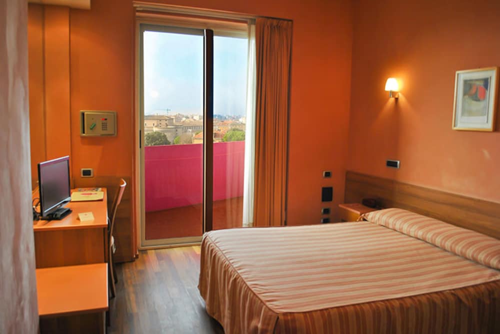 Double or Twin Room - Photo 1