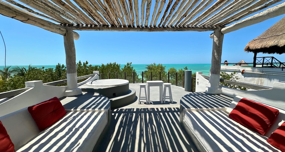 Villa, Beachfront
