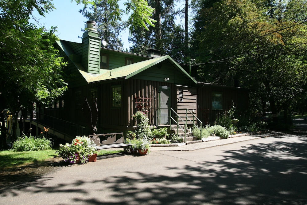 Deluxe Cottage photo 2