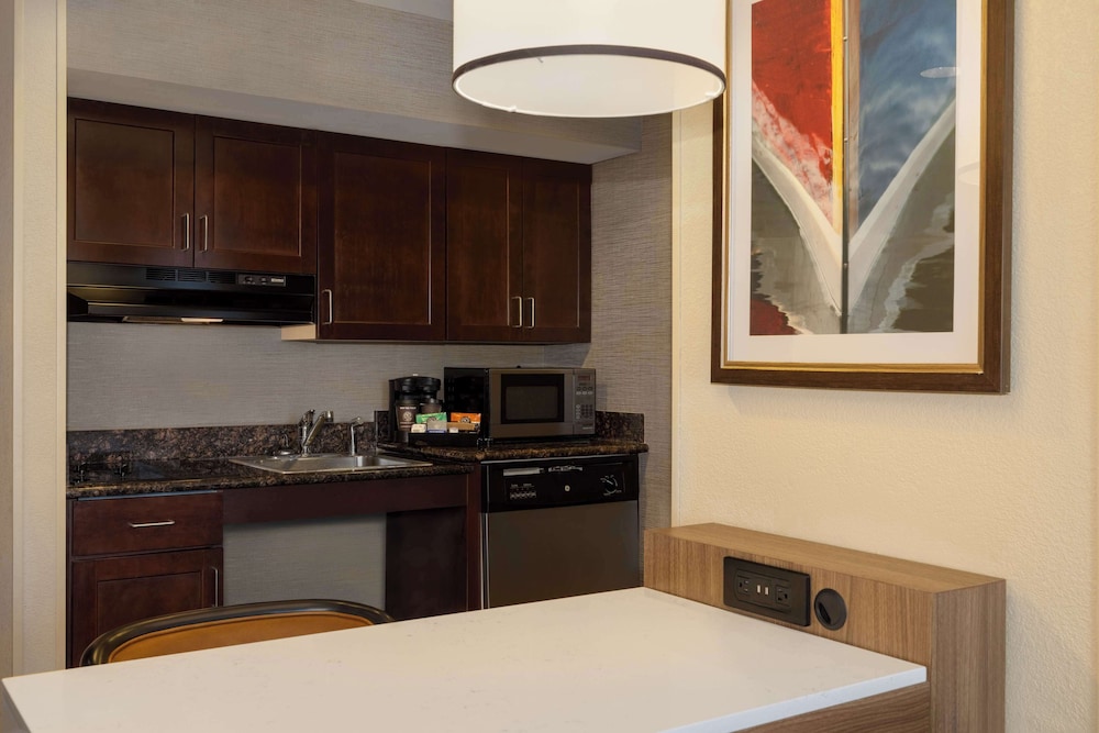 Premium Suite, 2 Queen Beds, Accessible (Hearing) - Photo 8