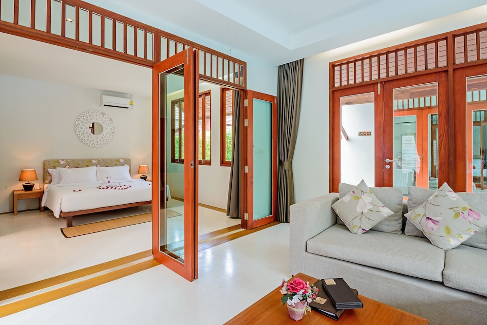 Pool Access Suite Villa (No Airport Transfer) photo 3