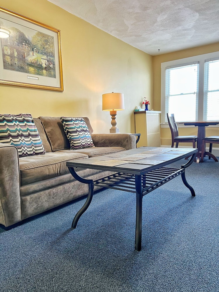 Standard Suite, 1 Queen Bed, Ocean View, Oceanfront