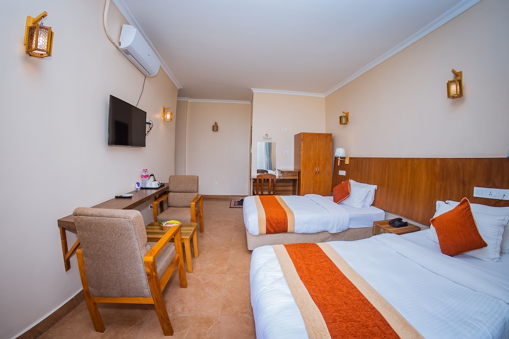 Deluxe Double or Twin Room, City View - Photo 6