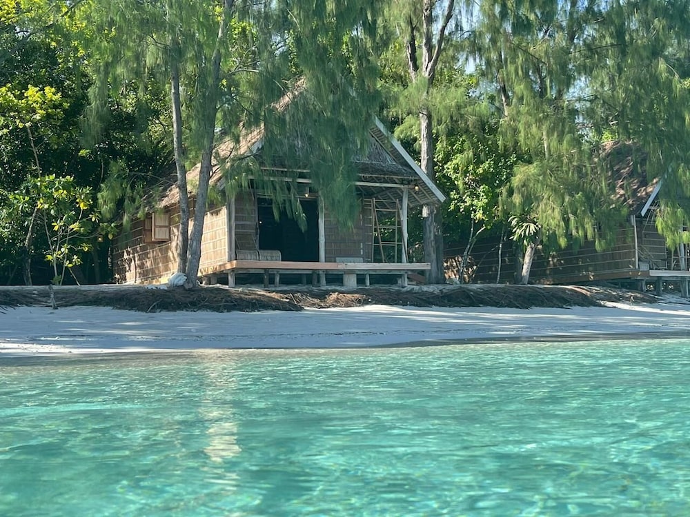 Panoramic Bungalow, 1 Queen Bed, Ocean View, Beachfront photo 3