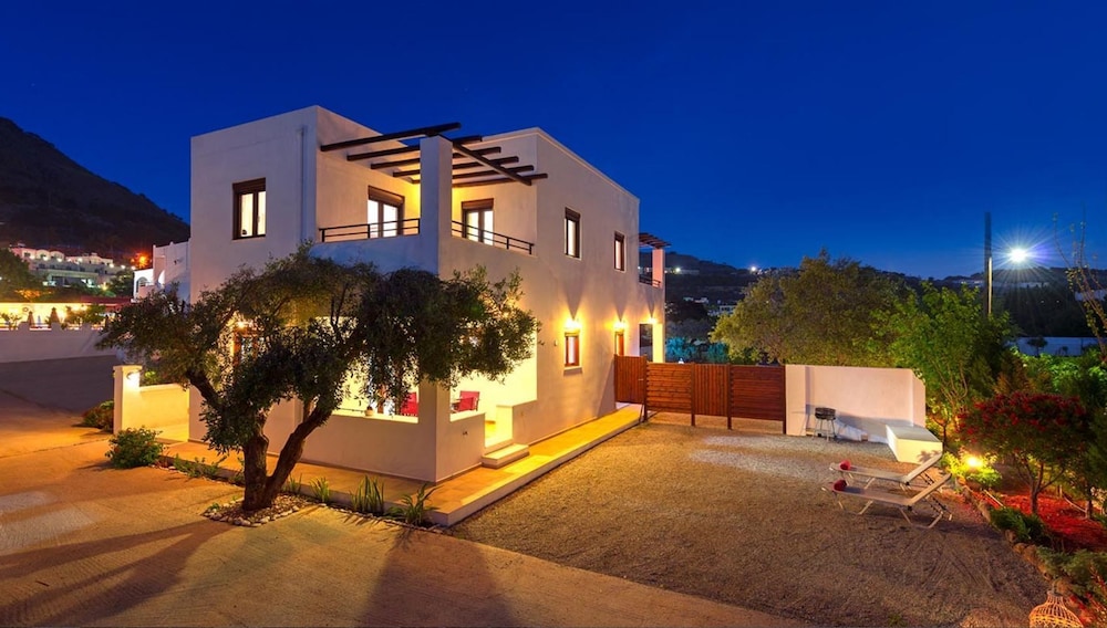 Villa, 2 Bedrooms, Balcony, Garden View photo 3