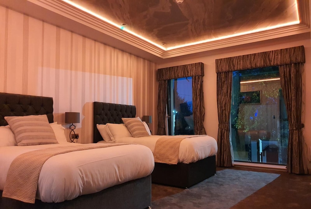 Premium Room, 2 Queen Beds photo 2