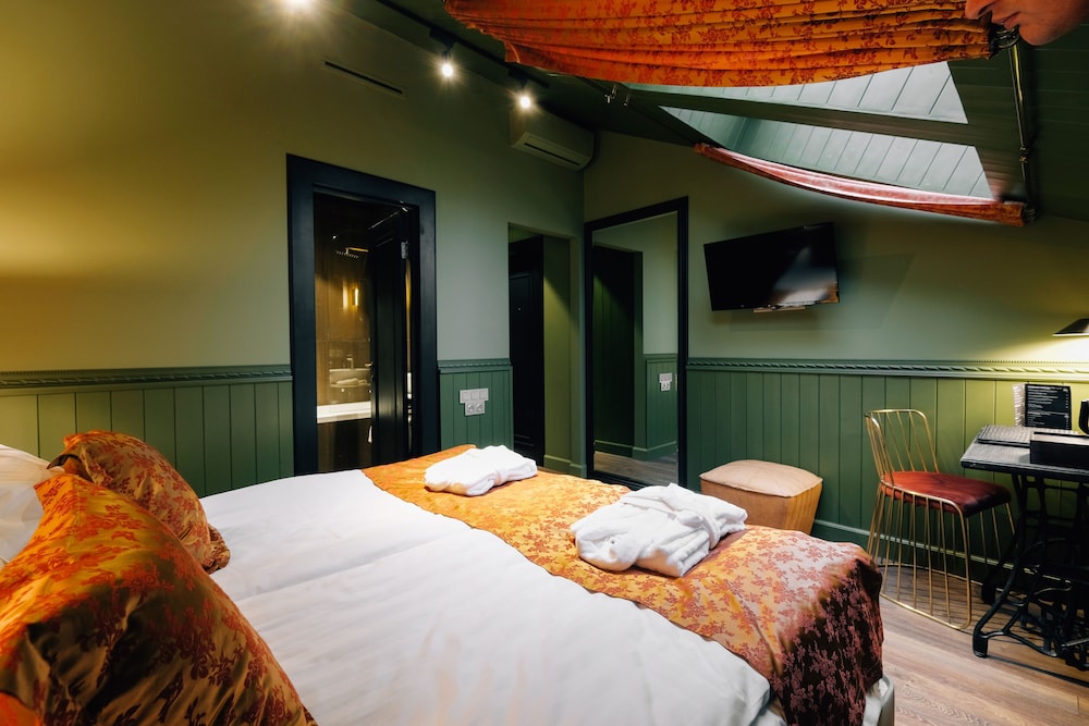Standard Double or Twin Room photo 1