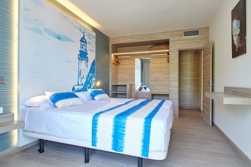 Suite, Balcony, Partial Sea View - Photo 5