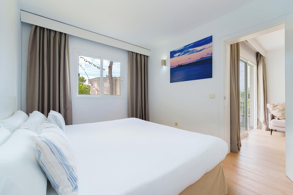 Apartment, 1 Bedroom, Balcony, Partial Ocean View (2 adults+ 1 child) photo 2