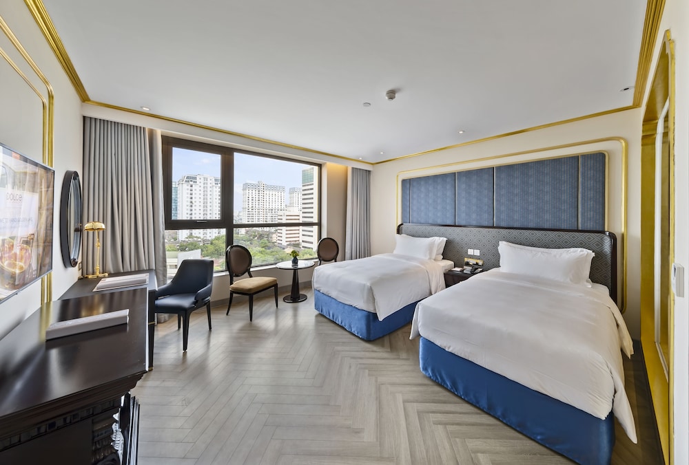 Executive Room (Golden)