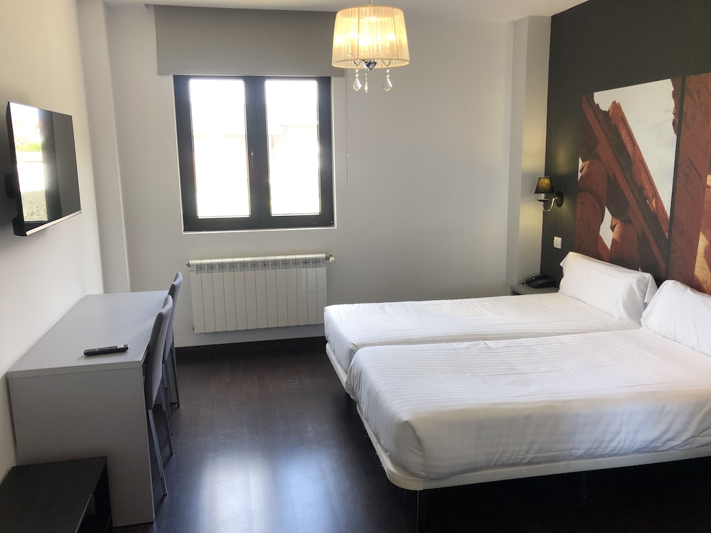 Double Room - Photo 4