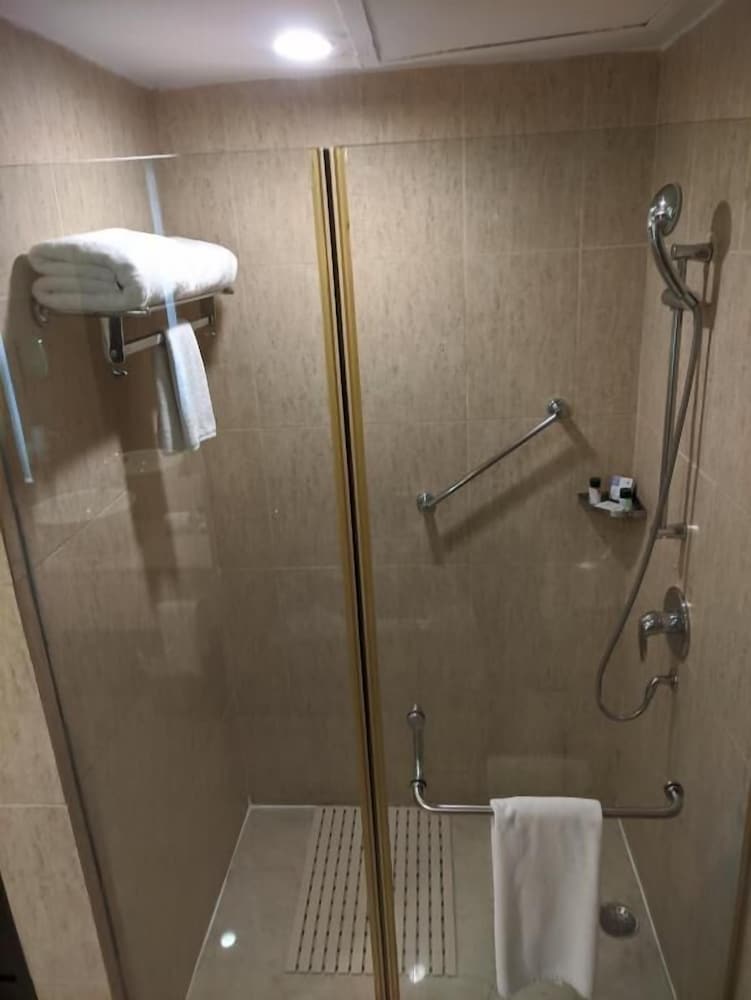 Deluxe Room, City View (Deluxe Room) - Photo 2