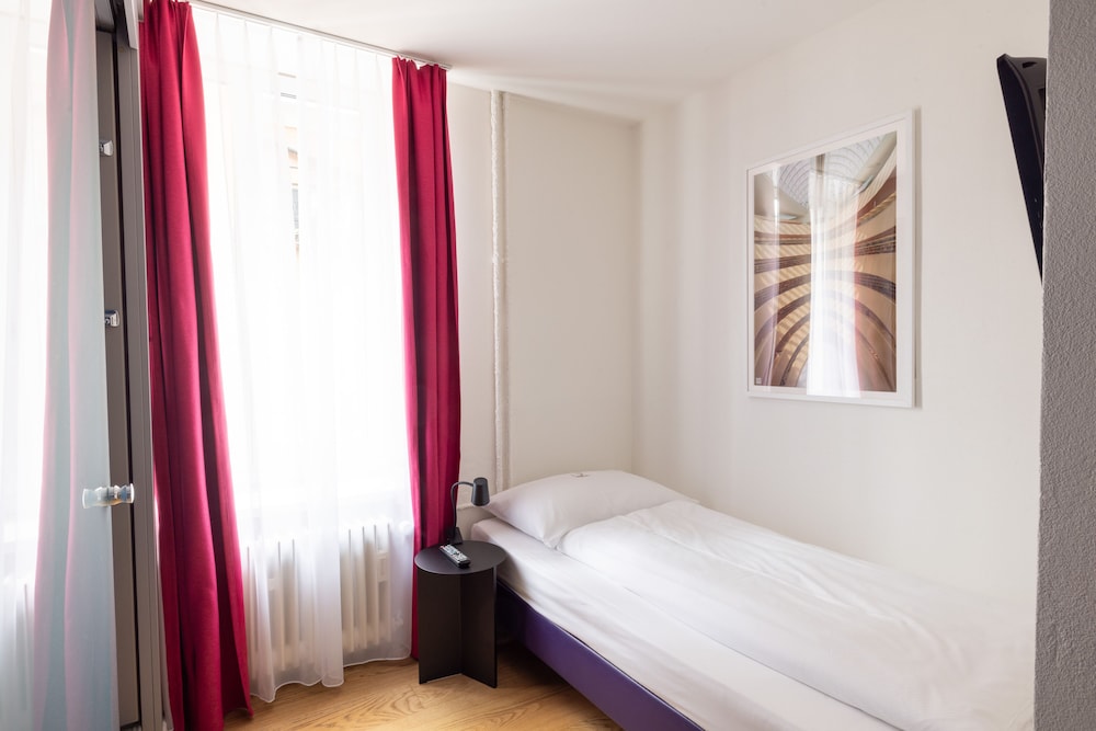 Single Room (Mini)