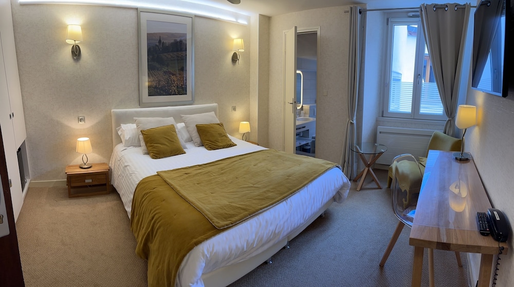 Superior Double or Twin Room photo 2