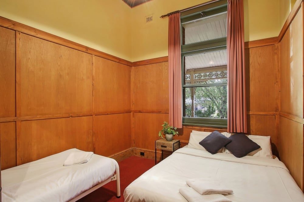 Standard Room, Non Smoking, Shared Bathroom (TWIN ROOM) photo 2