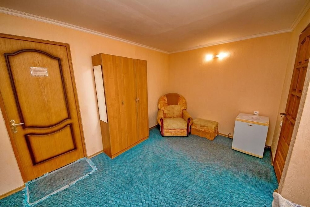 Standard Triple Room photo 3