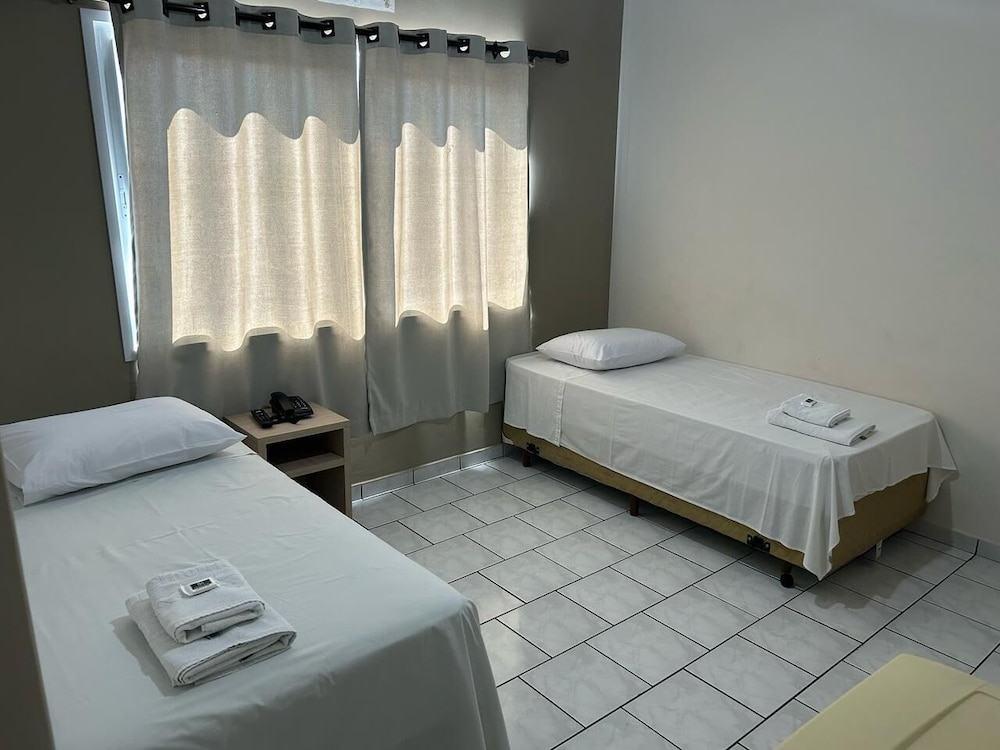 Economy Twin Room, 2 Twin Beds photo 1