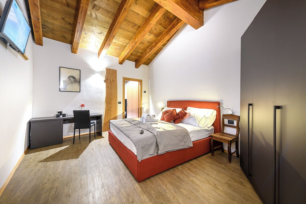 Classic Double Room, Balcony, Courtyard View photo 1