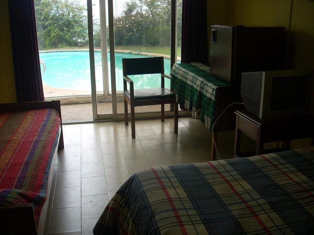 Triple Room, Multiple Beds, Shared Bathroom photo 2