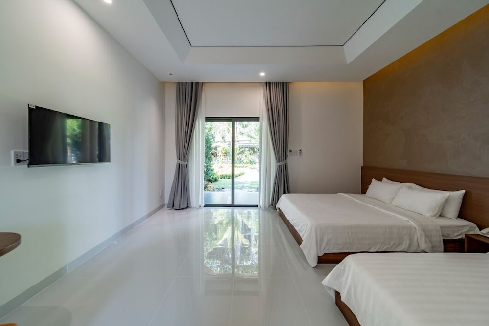 Premier Quadruple Room photo 3