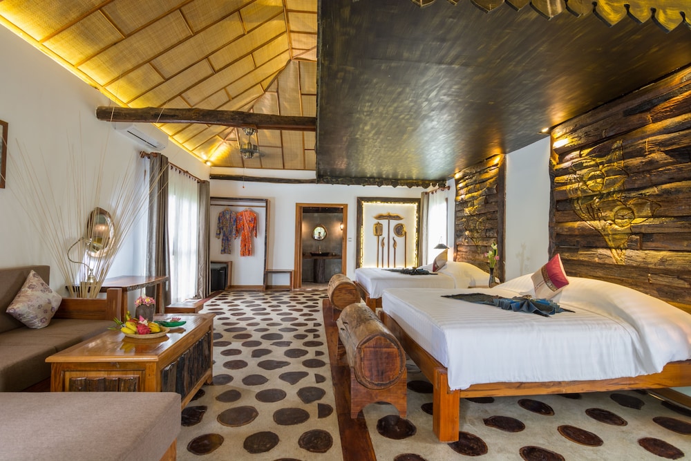 Private Family Villa - Photo 13