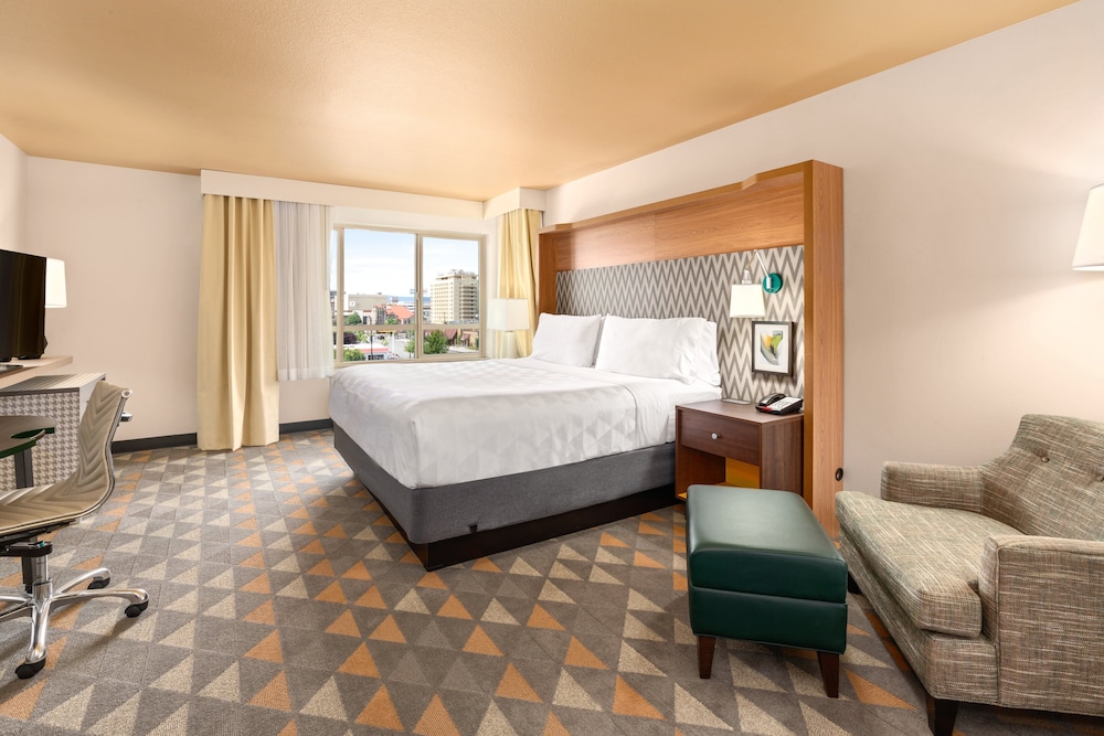 Premium Room, 1 King Bed, Jetted Tub - Photo 1