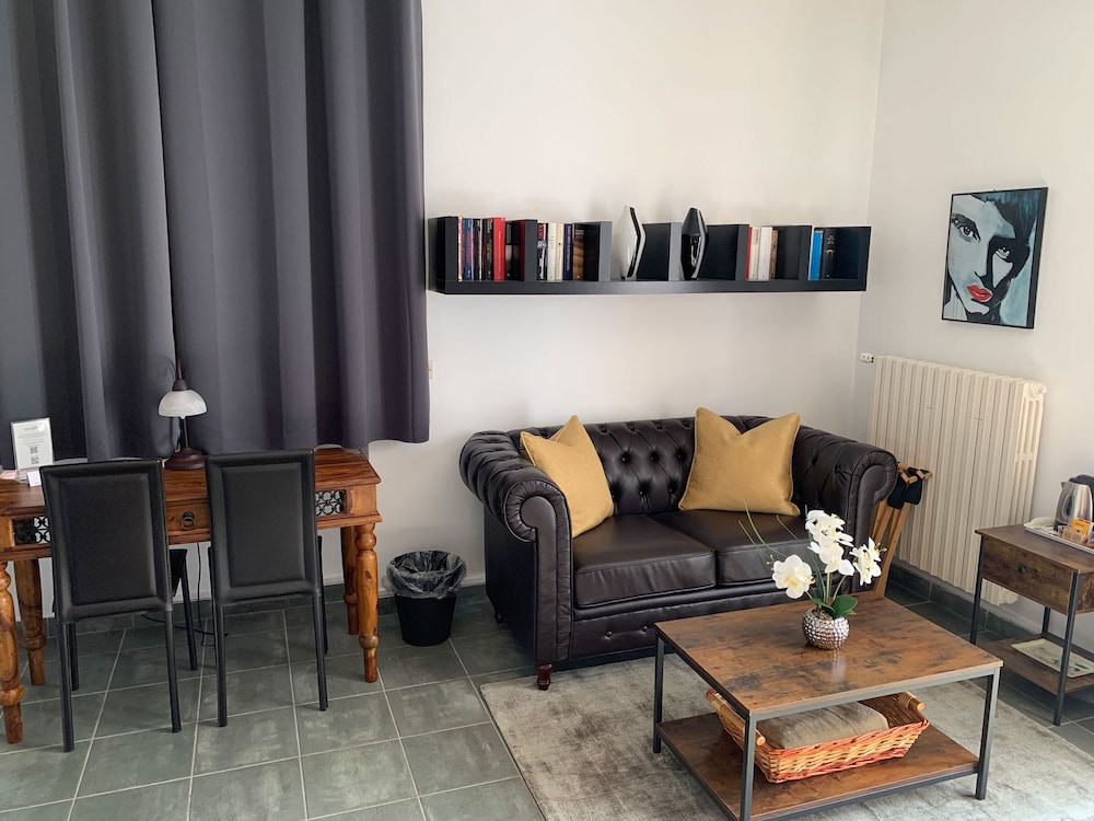 Deluxe Double Or Twin Room, 2 Twin Beds, Garden View, Ground Floor photo 3