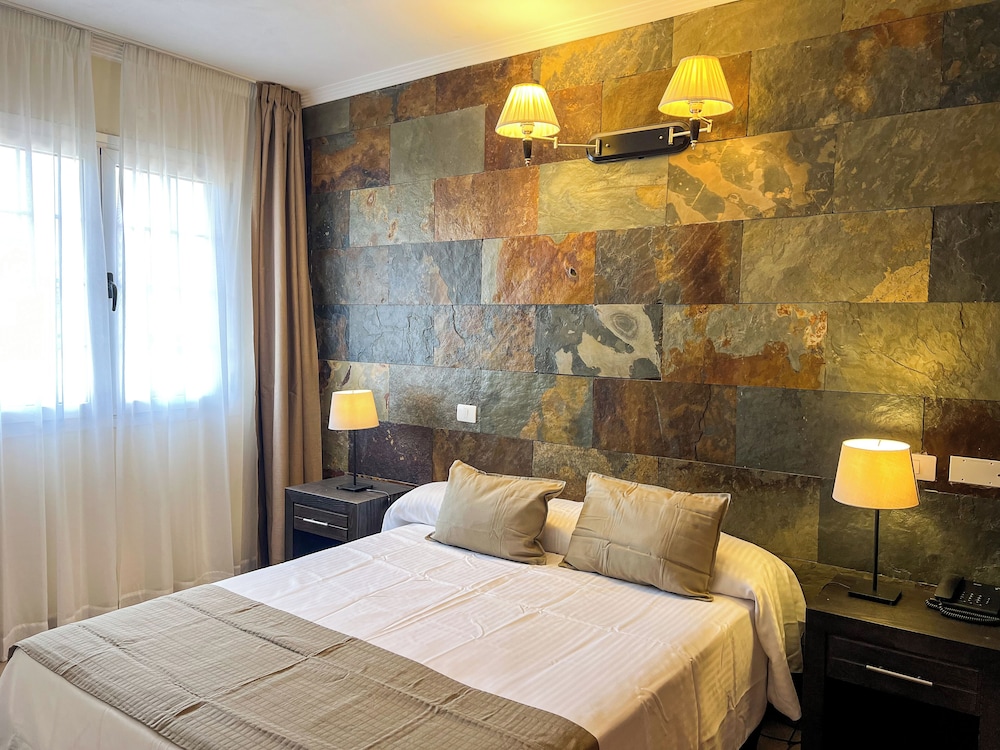 Family Suite, 1 Bedroom (2 Adults + 2 Children) - Photo 4