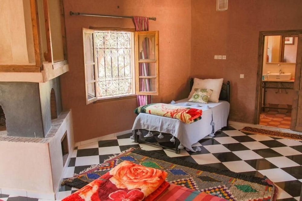 Luxury Triple Room, Non Smoking, Mountain View photo 1