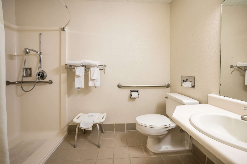 Room, 1 Queen Bed, Accessible, Non Smoking - Photo 7