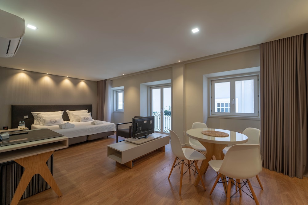 Deluxe Studio Suite