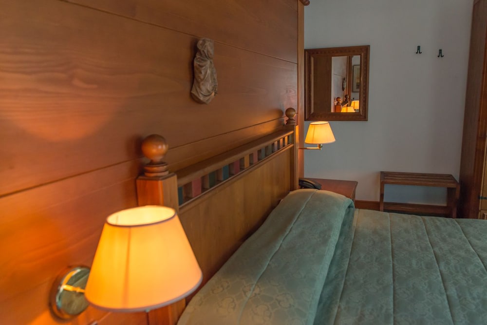 Superior Double or Twin Room photo 3