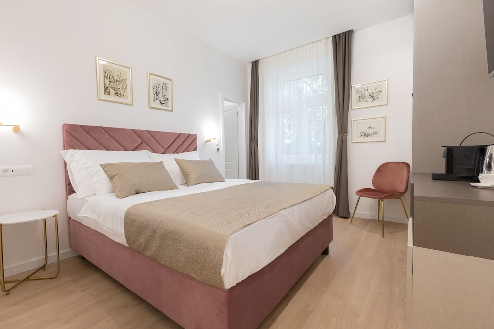 Luxury Double Room, Park View (4)