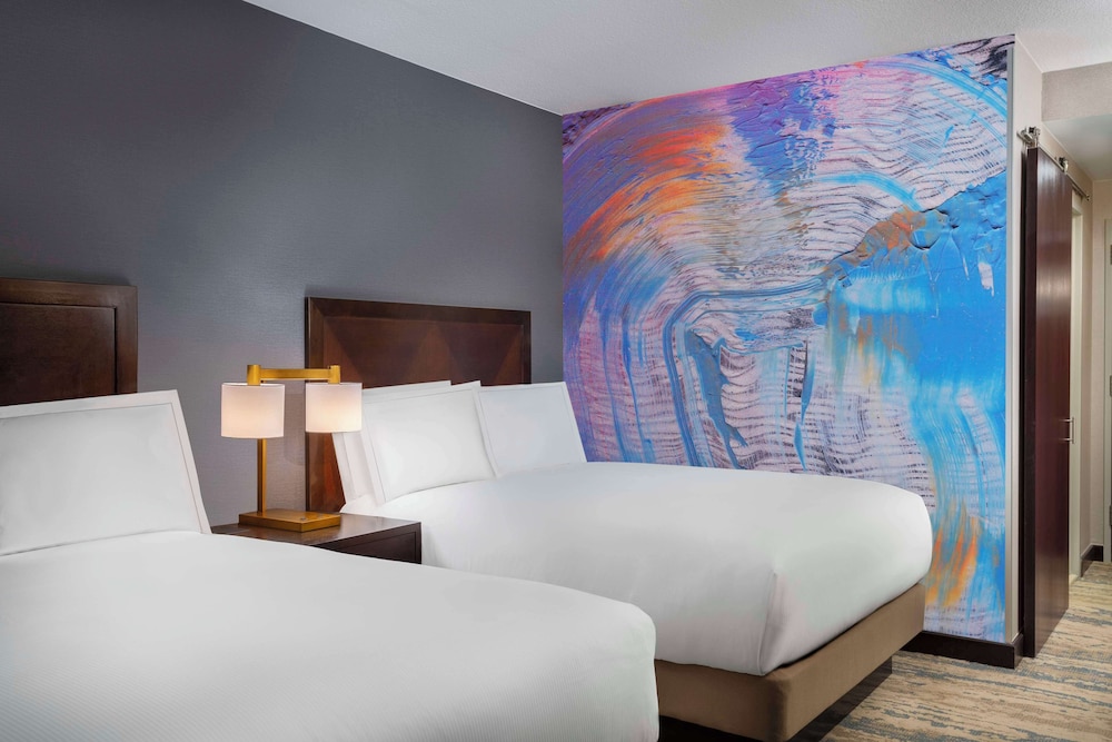 Executive Room, 2 Queen Beds, Club Lounge Access photo 1