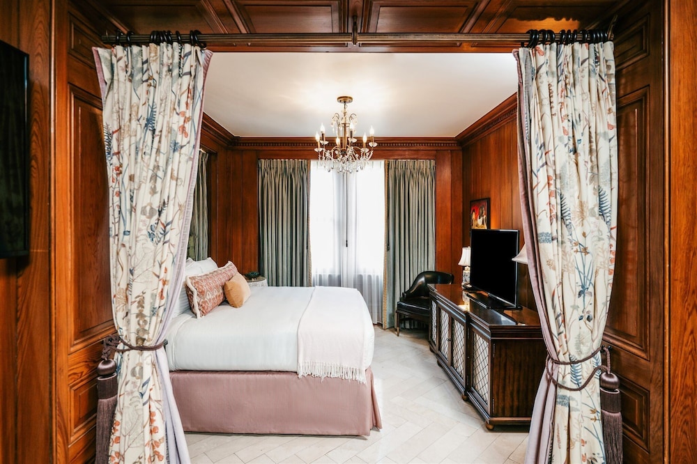 Superior Suite, Multiple Beds (Melpomene Two Bedroom Suite) - Photo 10