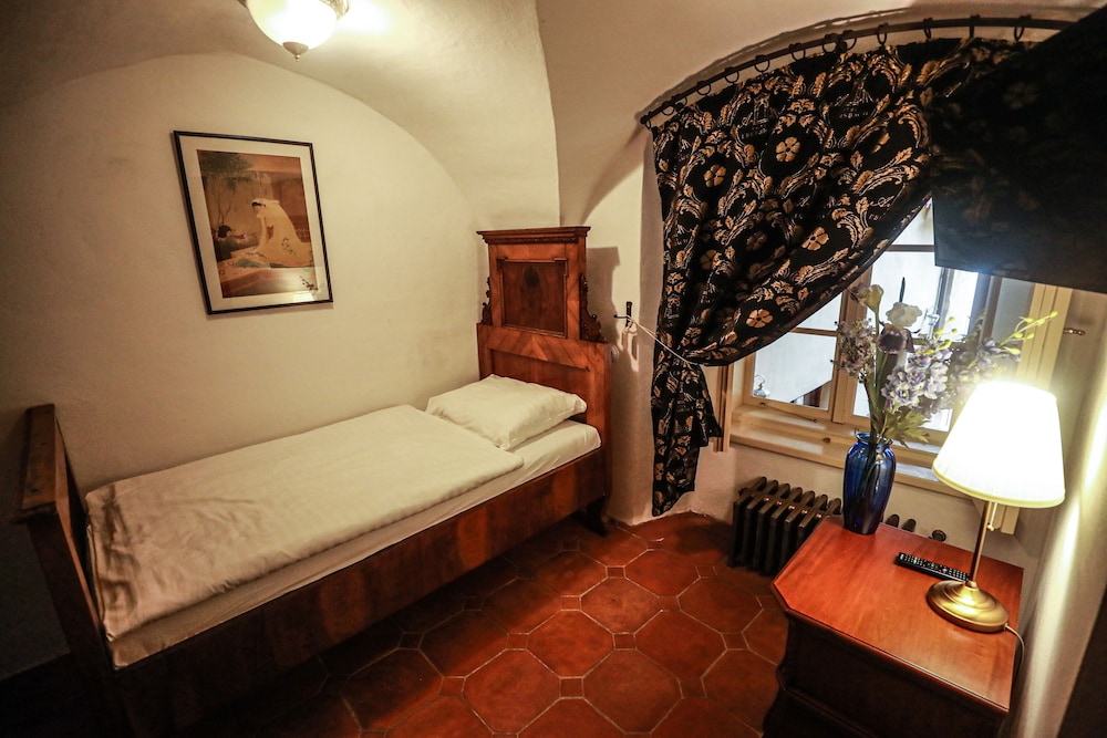Basic Single Room