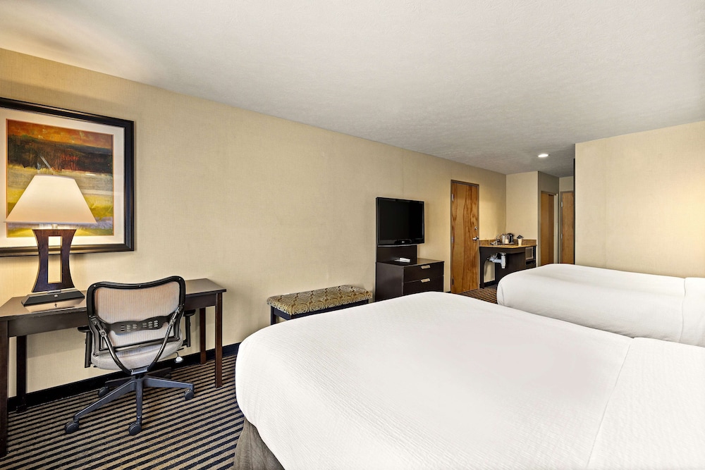 Room, 2 Queen Beds, Accessible - Photo 1