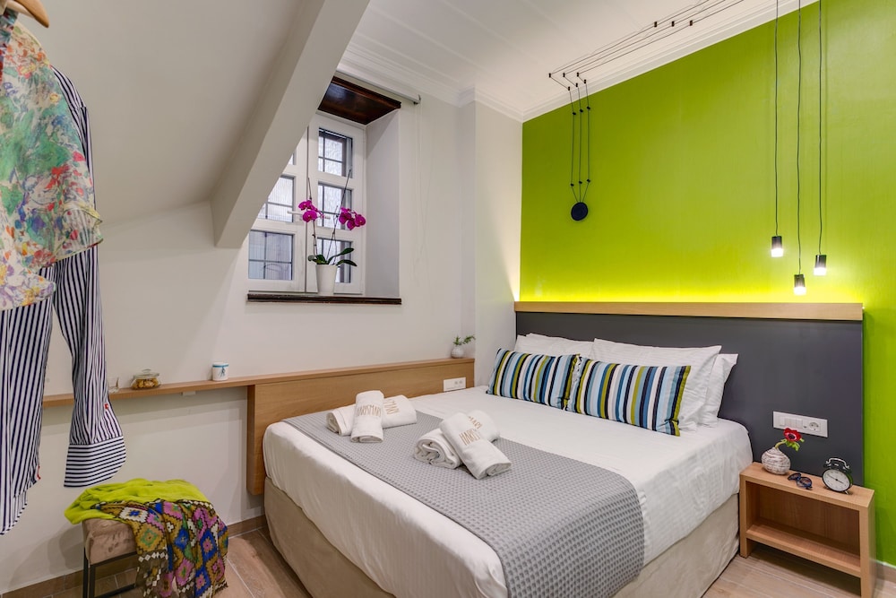 Economy Double Room, 1 Queen Bed, Non Smoking, Ground Floor photo 1