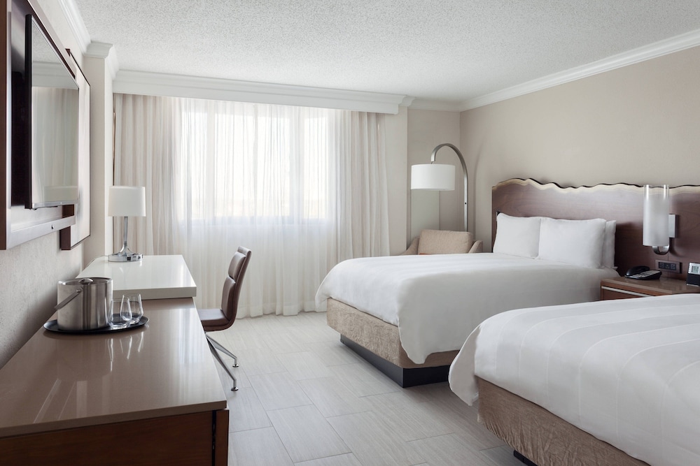 Room, 2 Double Beds - Photo 2