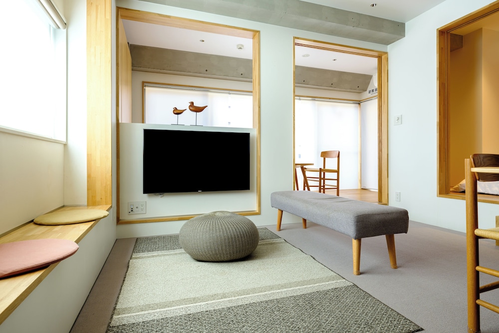 M/W HOTEL living photo