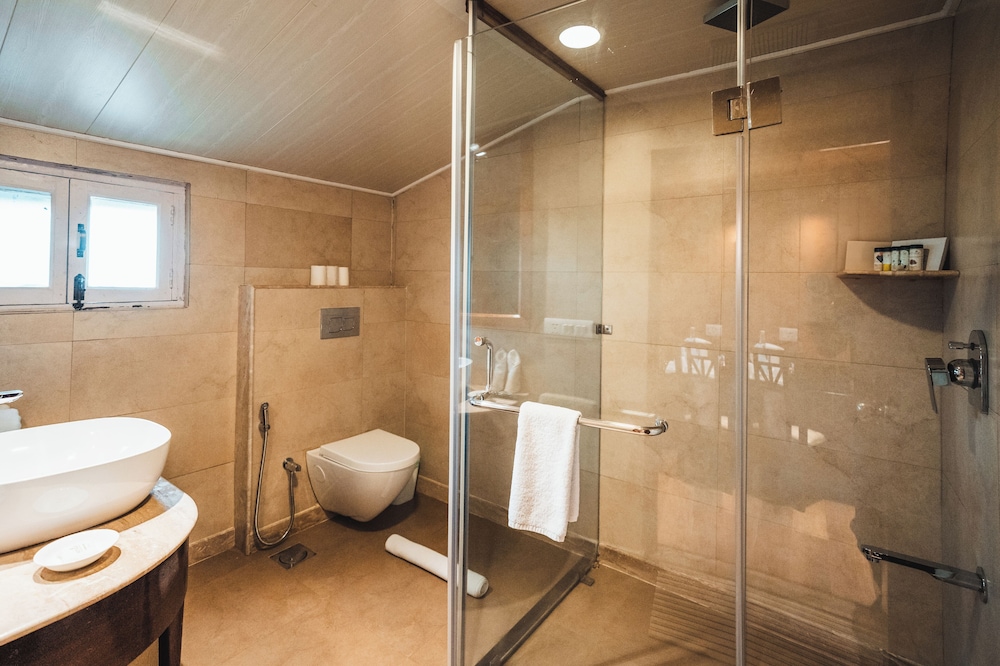 Deluxe room with Balcony- Pine View - Photo 2