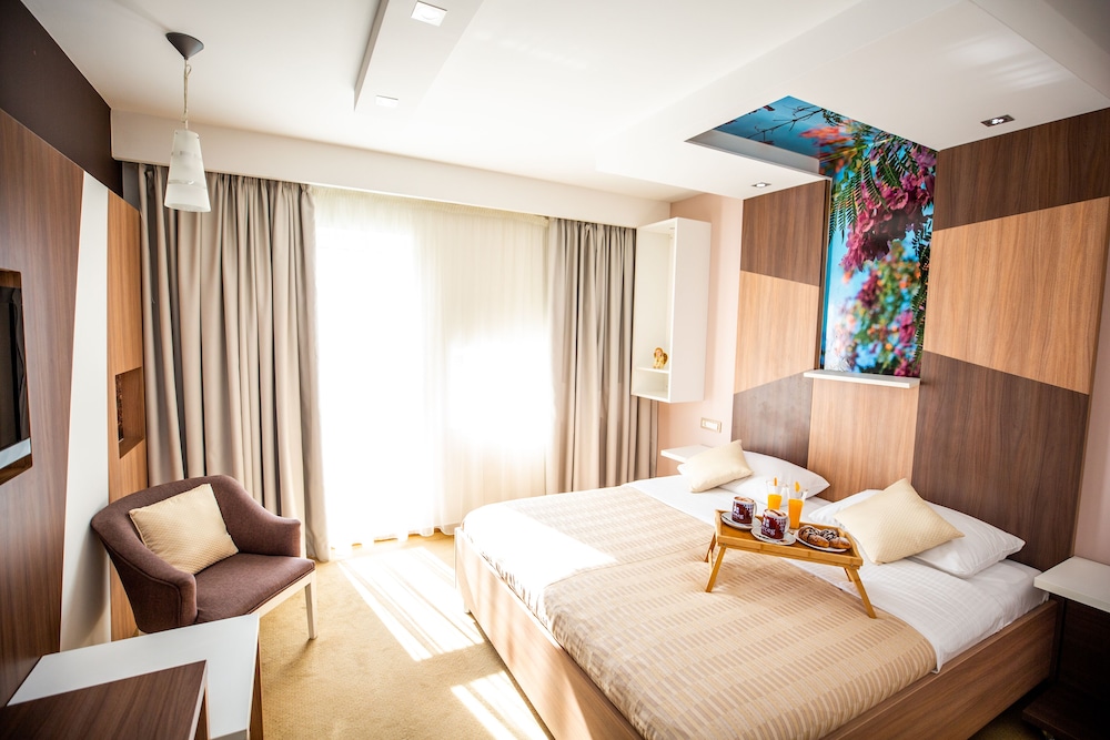 Superior Double or Twin Room - Photo 5
