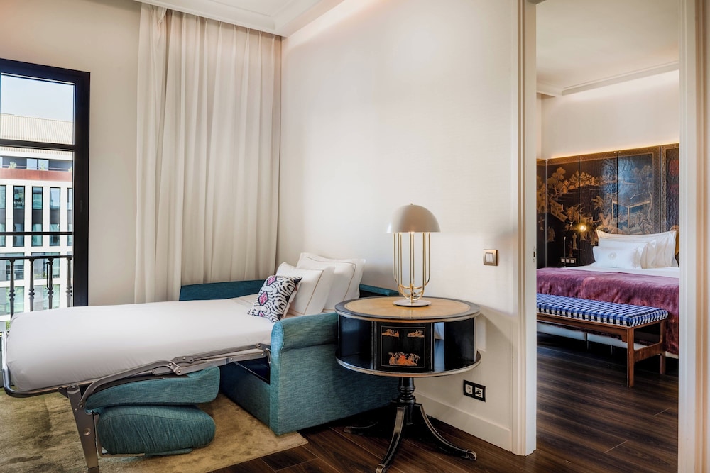 Suite, 1 Bedroom, City View