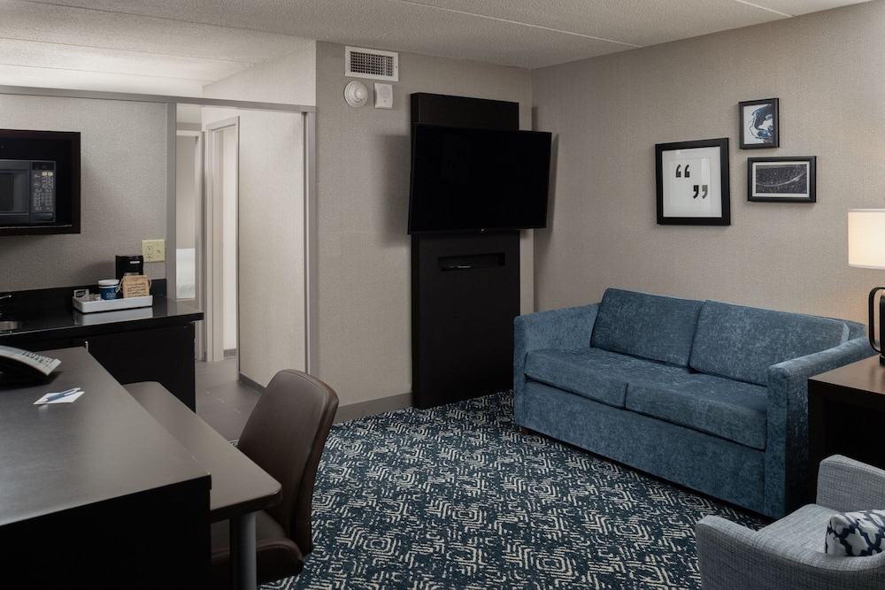 Suite, 1 Bedroom - Photo 4