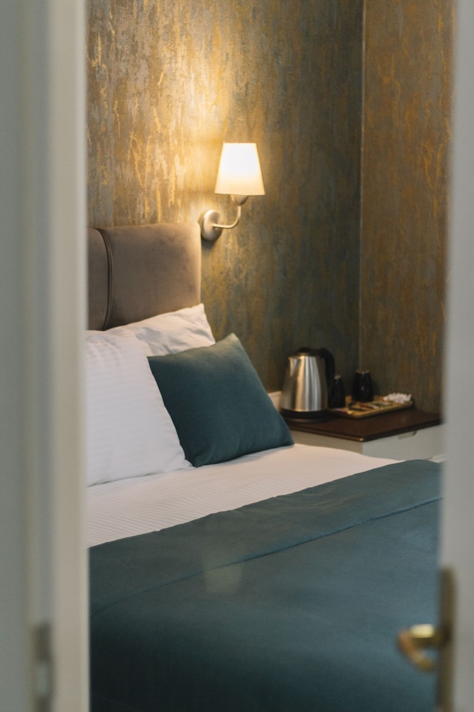 Quadruple Room - Photo 7