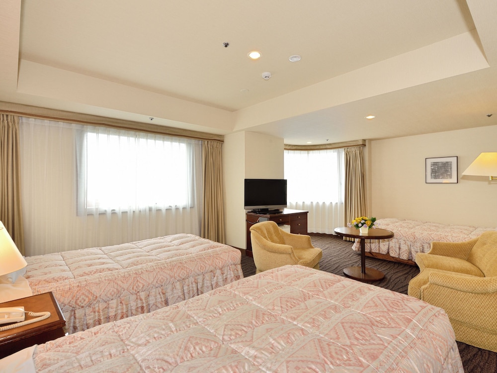 Triple Room, Smoking